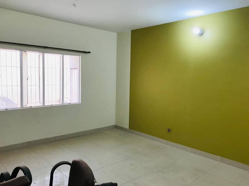 Ground Floor Amartment for Sale in Gulshan Block-7 0