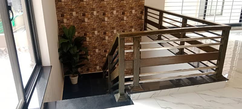 10 Marla Upper Portion Lower Lock on Beautiful Location For Rent in Bahria Town Lahore 6