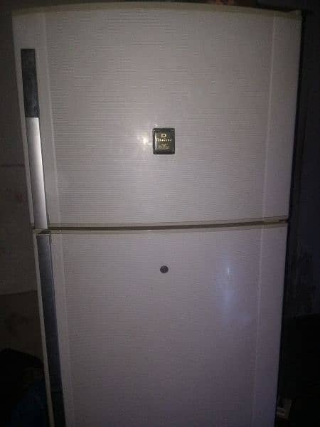 Dawlance refrigerator no frost jambo size 6