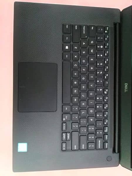 Dell XPS 15 7590 8