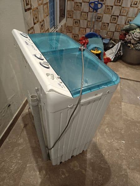 Haire Washing machine with dryer 10KG 4