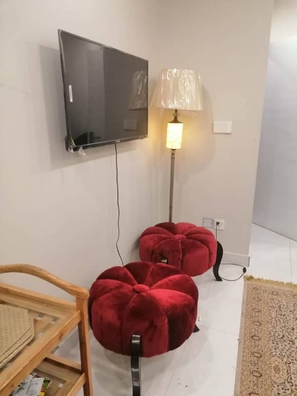 1 BED BRAND NEW FULL FURNISHED FULL LUXURY IDEAL EXCELLENT FLAT FOR RENT IN BAHRIA TOWN LAHORE 17