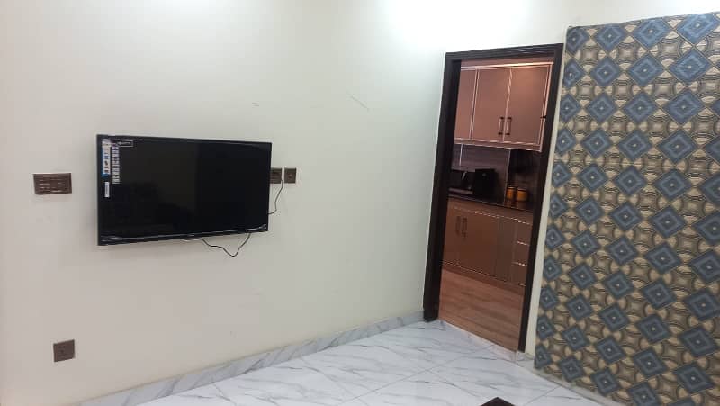 1 BED FULL FURNSIHED FULLY LUXURY BRAND NEW EXCELLENT GOOD FLAT FOR RENT IN BAHRIA TOWN LAHORE 1