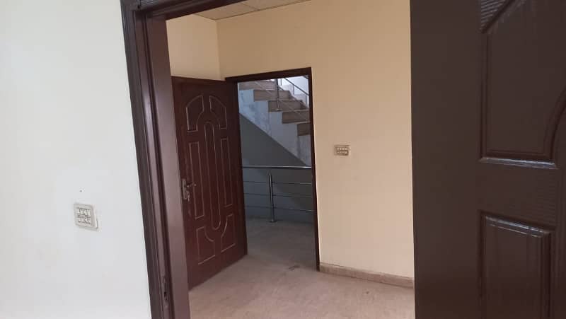 1 BED LIKE A BRAND NEW GOOD EXCELLENT CONDITION FLAT FOR RENT IN SECTER B BAHRIA TOWN LAHORE 12
