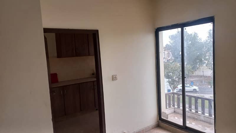 1 BED LIKE A BRAND NEW GOOD EXCELLENT CONDITION FLAT FOR RENT IN SECTER B BAHRIA TOWN LAHORE 23