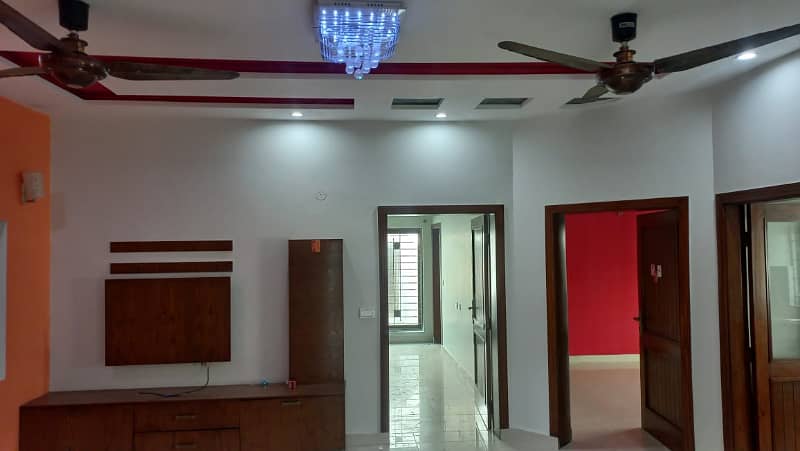 UPPER PORTION OF 10 MARLA LOWER LOCKED IDEAL BRAND NEW CONDITION GOOD HOUSE FOR RENT IN IQBAL BLOCK BAHRIA TOWN LAHORE 6