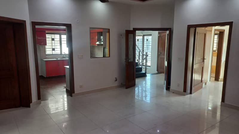 UPPER PORTION OF 10 MARLA LOWER LOCKED IDEAL BRAND NEW CONDITION GOOD HOUSE FOR RENT IN IQBAL BLOCK BAHRIA TOWN LAHORE 7