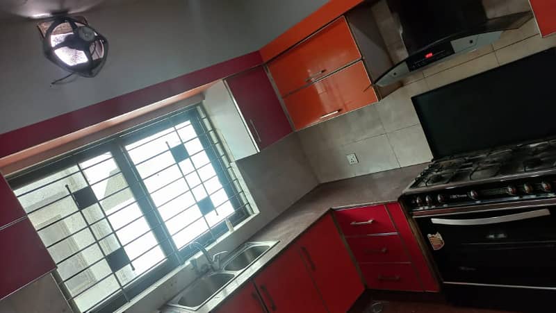 UPPER PORTION OF 10 MARLA LOWER LOCKED IDEAL BRAND NEW CONDITION GOOD HOUSE FOR RENT IN IQBAL BLOCK BAHRIA TOWN LAHORE 25