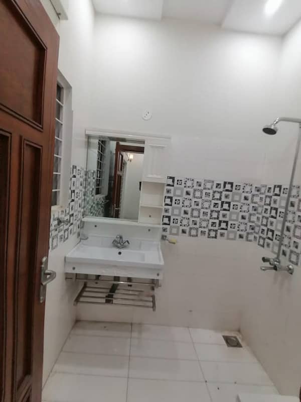 5 MARLA BRAND NEW LUXURY EXCELLENT CONDITION GOOD FULL HOUSE FOR RENT IN BB BLOCK BAHRIA TOWN LAHORE 4