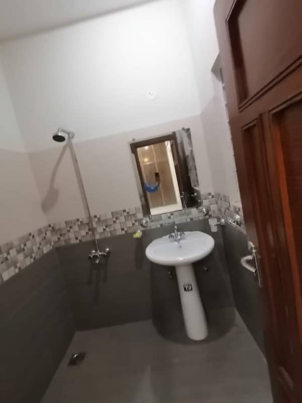 5 MARLA BRAND NEW LUXURY EXCELLENT CONDITION GOOD FULL HOUSE FOR RENT IN BB BLOCK BAHRIA TOWN LAHORE 10