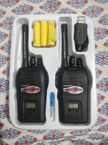 walkie talkie wireless rechargeable 0