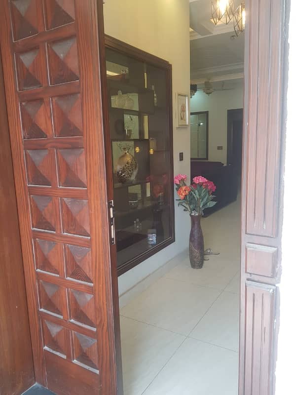 LOWER PORTION OF 10 MARLA LIKE A BRAND NEW GOOD EXCELLENT CONDITION HOUSE FOR RENT IN OVERSEAS A BLOCK BAHRIA TOWN LAHORE 2