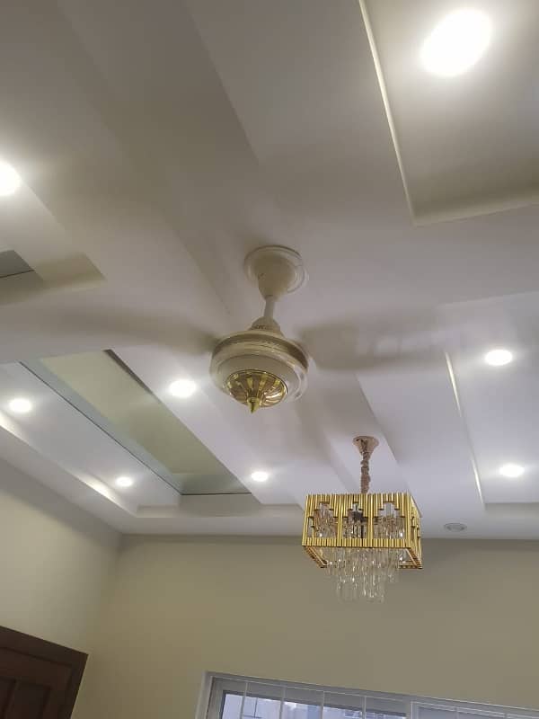 LOWER PORTION OF 10 MARLA LIKE A BRAND NEW GOOD EXCELLENT CONDITION HOUSE FOR RENT IN OVERSEAS A BLOCK BAHRIA TOWN LAHORE 39