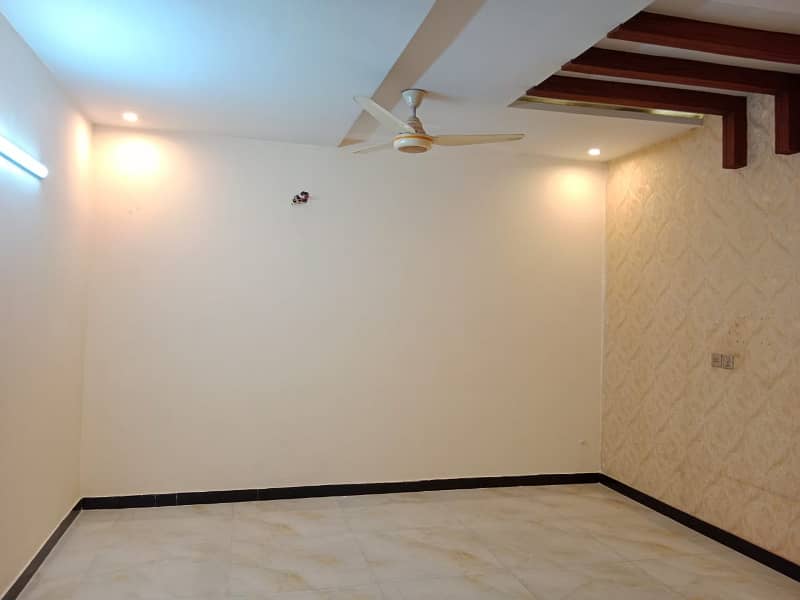 LOWER PORTION OF 5 MARLA LIKE A NEW EXCELLENT GOOD CONDITION HOUSE FOR RENT IN CC BLOCK BAHRIA TOWN LAHORE 6