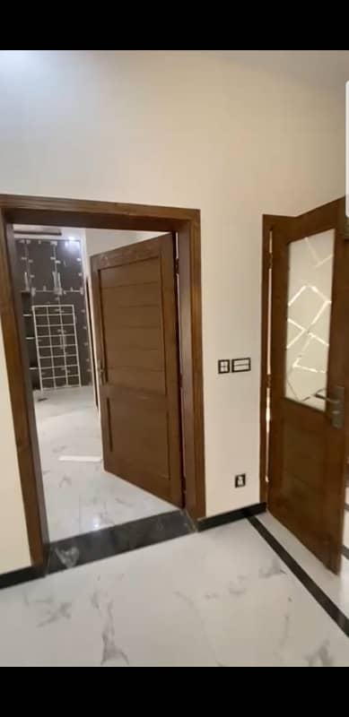 10 MARLA LIKE A NEW CONDITION LUXURY EXCELLENT GOOD UPPER PORTION HOUSE FOR RENT IN OVERSEAS B BLOCK BAHRIA TOWN LAHORE 5