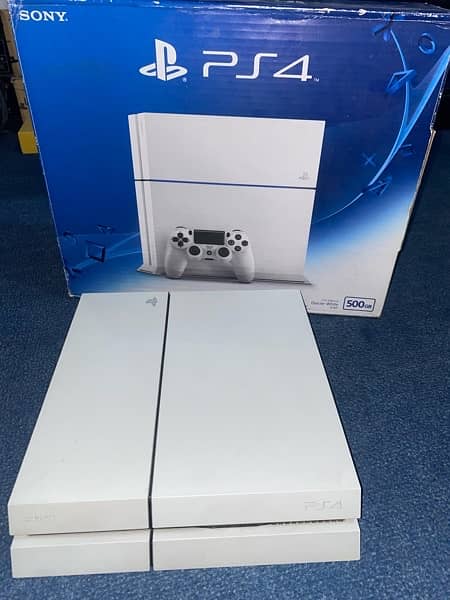 playstation 4 glacier white with GTA 5 LE 6