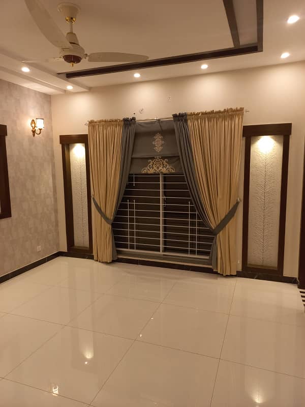 UPPER PORTION OF 10 MARLA BRAND NEW LUXURY CONDITION EXCELLENT GOOD FOR RENT IN AWAIS QARNI BLOCK BAHRIA TOWN LAHORE 10