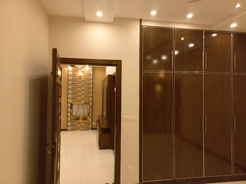 UPPER PORTION OF 10 MARLA BRAND NEW LUXURY CONDITION EXCELLENT GOOD FOR RENT IN AWAIS QARNI BLOCK BAHRIA TOWN LAHORE 17