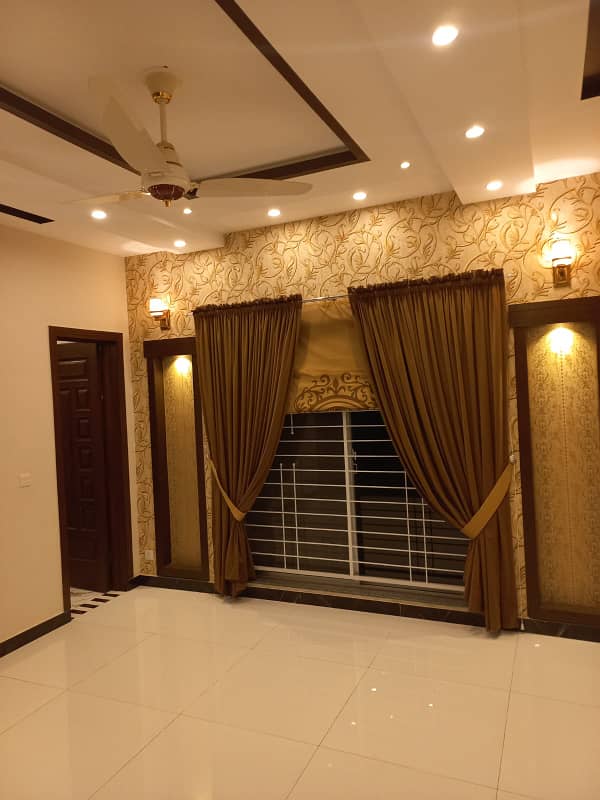 UPPER PORTION OF 10 MARLA BRAND NEW LUXURY CONDITION EXCELLENT GOOD FOR RENT IN AWAIS QARNI BLOCK BAHRIA TOWN LAHORE 19