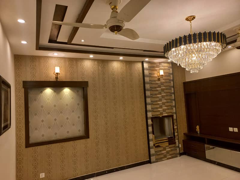 UPPER PORTION OF 10 MARLA BRAND NEW LUXURY CONDITION EXCELLENT GOOD FOR RENT IN AWAIS QARNI BLOCK BAHRIA TOWN LAHORE 27
