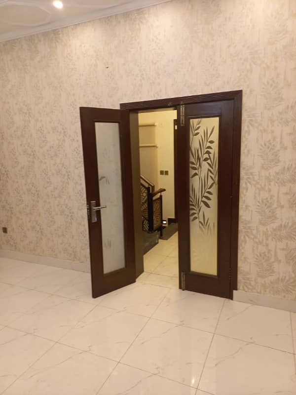 UPPER PORTION OF 10 MARLA BRAND NEW EXCELLENT CONDITION GOOD FOR RENT IN JASMINE BLOCK BAHRIA TOWN LAHORE 6