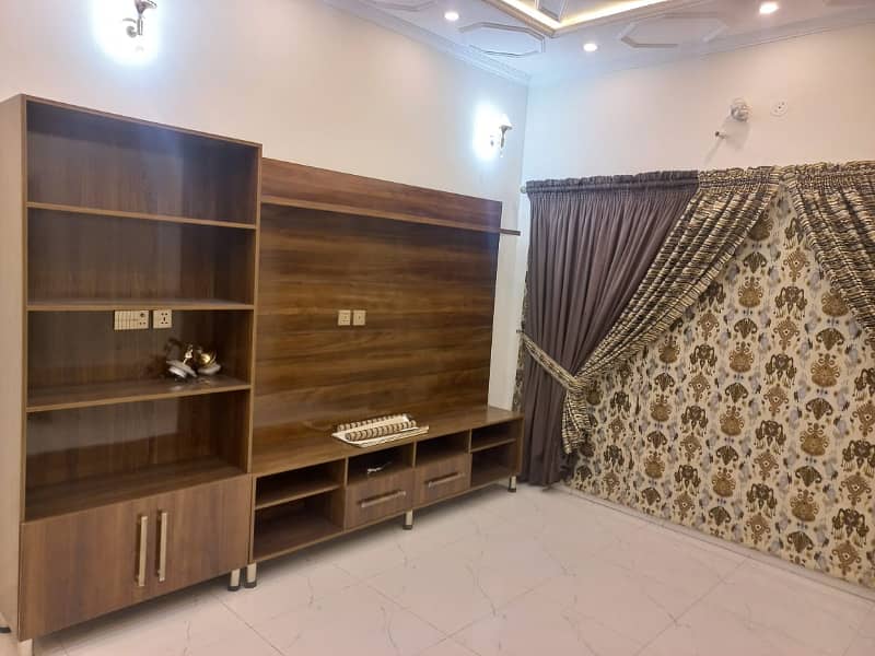 UPPER PORTION OF 10 MARLA BRAND NEW EXCELLENT CONDITION GOOD FOR RENT IN JASMINE BLOCK BAHRIA TOWN LAHORE 23
