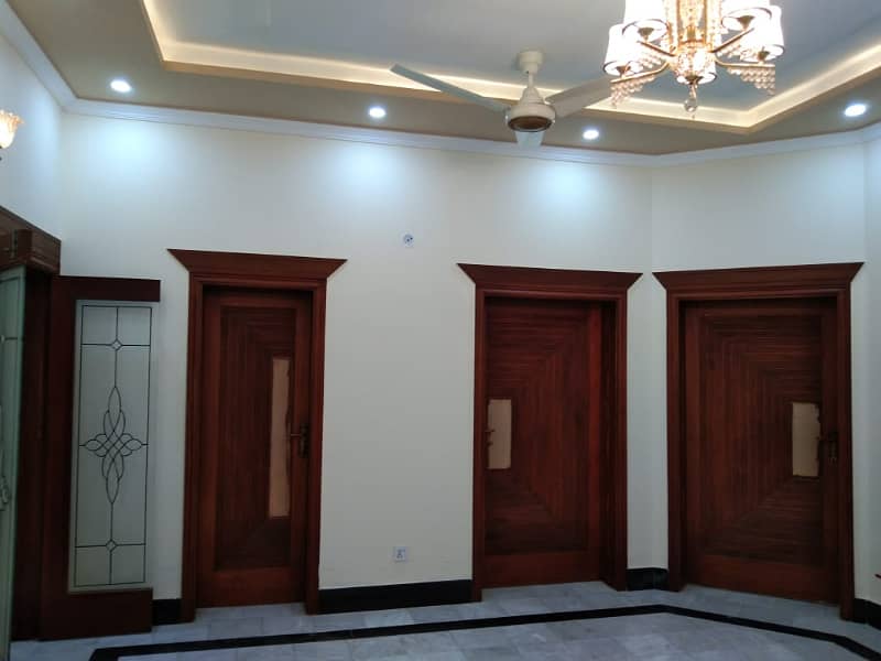 1 KANAL LIKE A BRAND NEW GOOD CONDITION EXCELLENT UPPER PORTION HOUSE FOR RENT IN OVERSEAS B BLOCK BAHRIA TOWN LAHORE 1