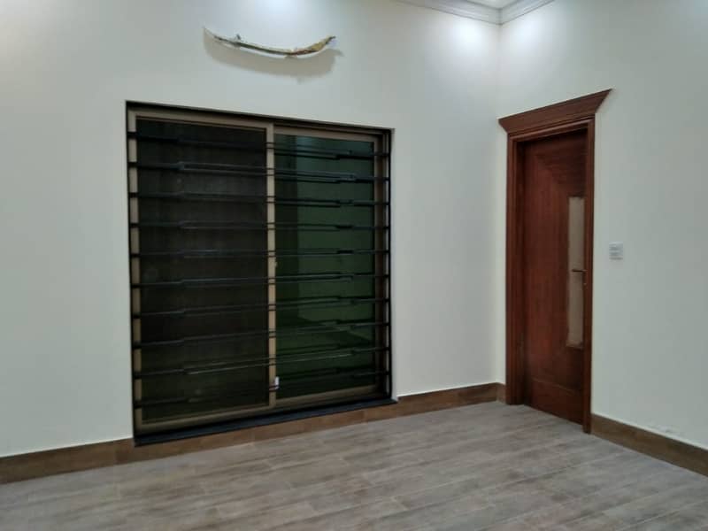 1 KANAL LIKE A BRAND NEW GOOD CONDITION EXCELLENT UPPER PORTION HOUSE FOR RENT IN OVERSEAS B BLOCK BAHRIA TOWN LAHORE 14