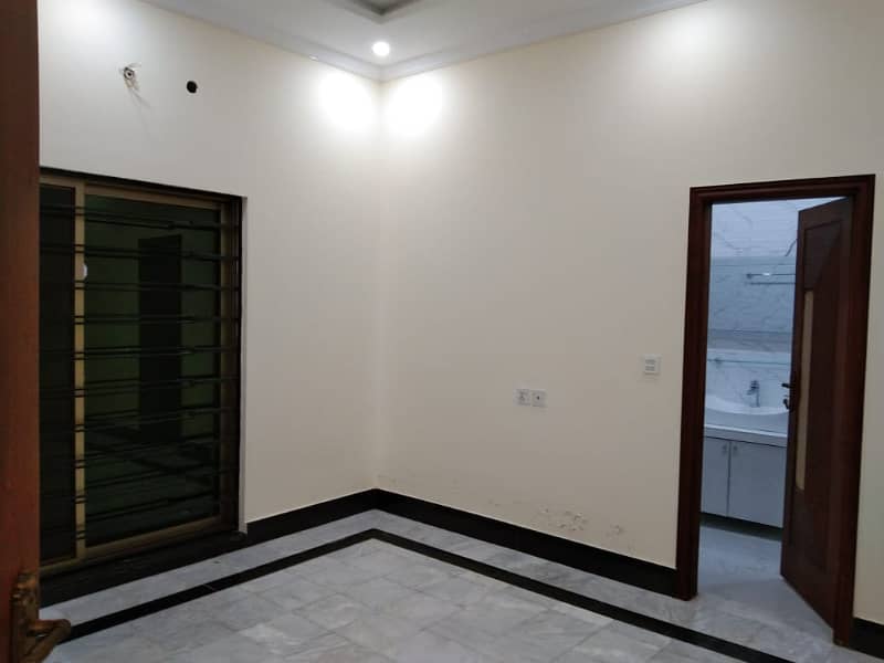 1 KANAL LIKE A BRAND NEW GOOD CONDITION EXCELLENT UPPER PORTION HOUSE FOR RENT IN OVERSEAS B BLOCK BAHRIA TOWN LAHORE 17