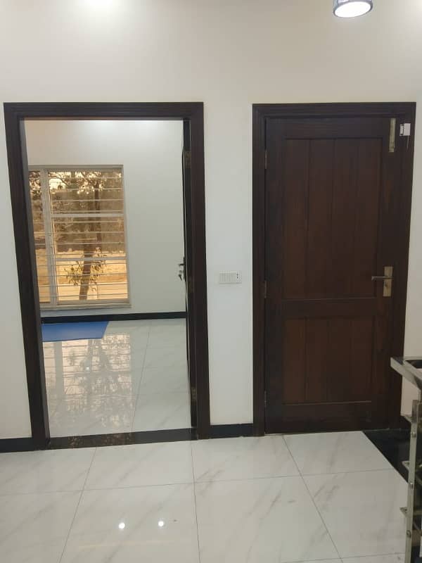 5 MARLA NEW CONDITION GOOD EXCELLENT IDEAL FULL HOUSE FOR RENT IN CC BLOCK BAHRIA TOWN LAHORE 6
