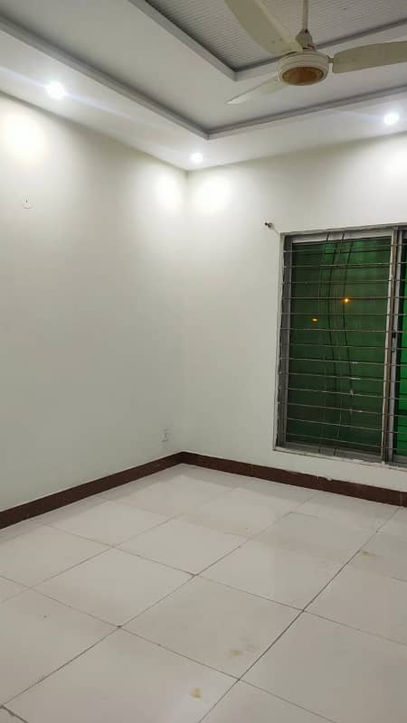 10 MARLA EXCELLENT LIKE A NEW CONDITION GOOD FULL HOUSE FOR RENT IN TULIP BLOCK BAHRIA TOWN LAHORE 6
