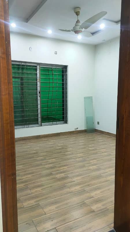 10 MARLA EXCELLENT LIKE A NEW CONDITION GOOD FULL HOUSE FOR RENT IN TULIP BLOCK BAHRIA TOWN LAHORE 18