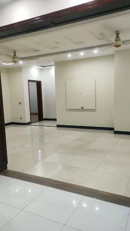 10 MARLA EXCELLENT LIKE A NEW CONDITION GOOD FULL HOUSE FOR RENT IN TULIP BLOCK BAHRIA TOWN LAHORE 21