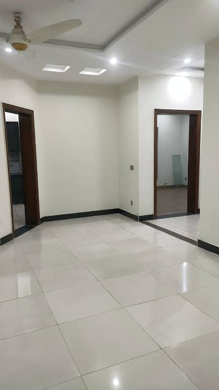 10 MARLA EXCELLENT LIKE A NEW CONDITION GOOD FULL HOUSE FOR RENT IN TULIP BLOCK BAHRIA TOWN LAHORE 23