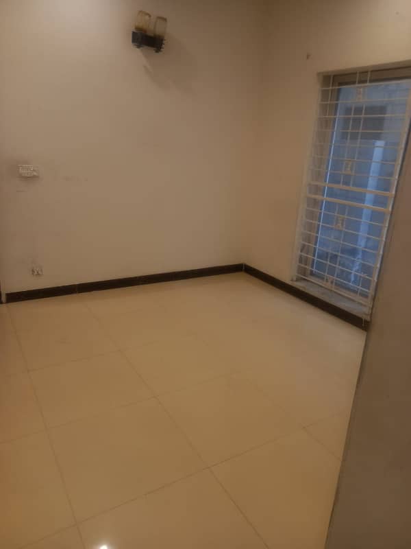 8 MARLA LIKE A NEW GOOD EXCELLENT CONDITION LOWER PORTION HOUSE FOR RENT IN UMAR BLOCK BAHRIA TOWN LAHORE 5
