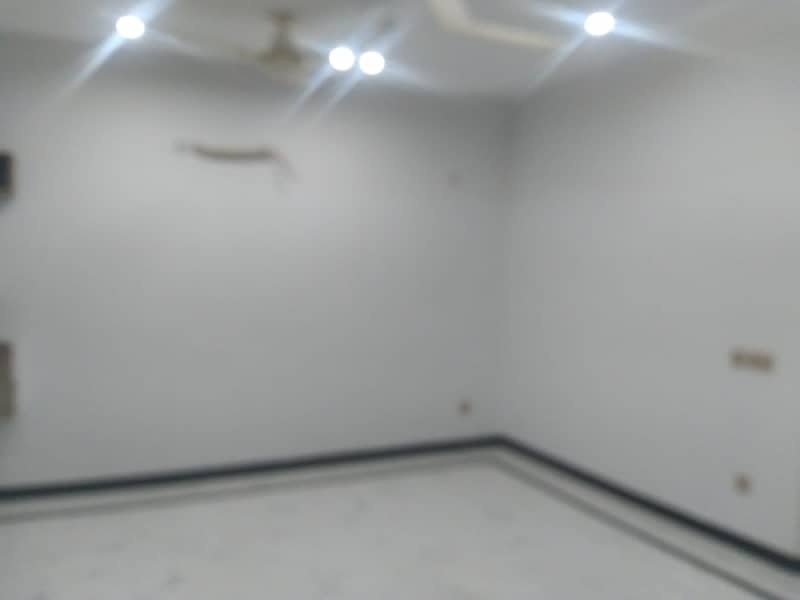 UPPER PORTION OF 10 MARLA BRAND NEW FIRST LAWISH EXCELLENT GOOD HOUSE FOR RENT IN TALHA BLOCK BAHRIA TOWN LAHORE 3