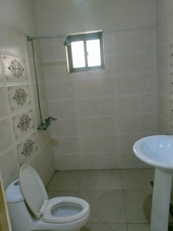 10 MARLA EXCELLENT NEW CONDITION GOOD FULL HOUSE FOR RENT IN RAFI BLOCK BAHRIA TOWN LAHORE 1