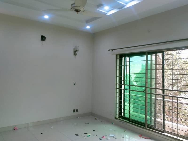 10 MARLA EXCELLENT NEW CONDITION GOOD FULL HOUSE FOR RENT IN RAFI BLOCK BAHRIA TOWN LAHORE 10