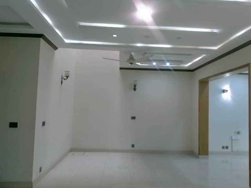 10 MARLA EXCELLENT NEW CONDITION GOOD FULL HOUSE FOR RENT IN RAFI BLOCK BAHRIA TOWN LAHORE 17
