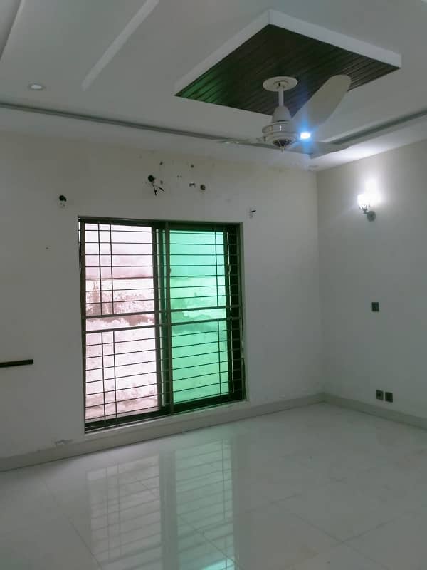 10 MARLA EXCELLENT NEW CONDITION GOOD FULL HOUSE FOR RENT IN RAFI BLOCK BAHRIA TOWN LAHORE 18