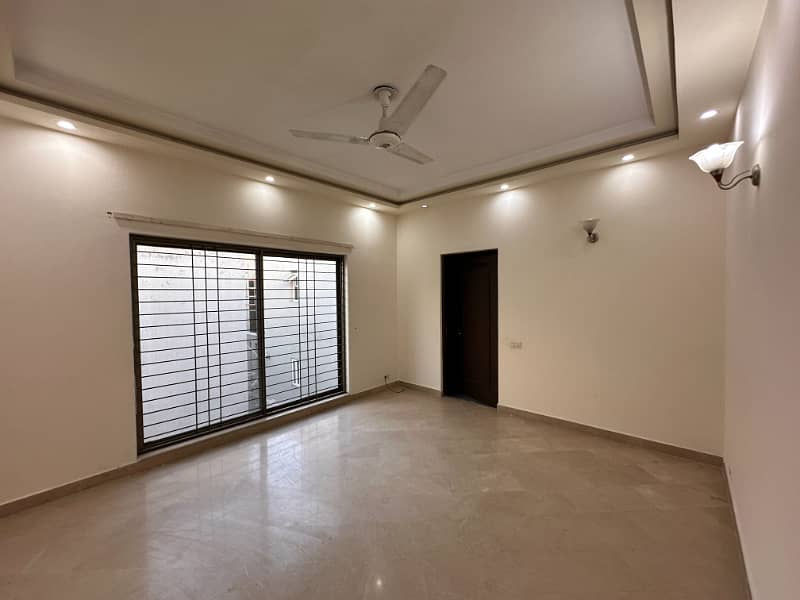 A Beautiful 1 Kanal House Is Available For Rent In PHASE 3 DHA, Lahore. 15