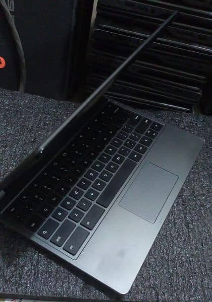 Acer Chromebook C740 1