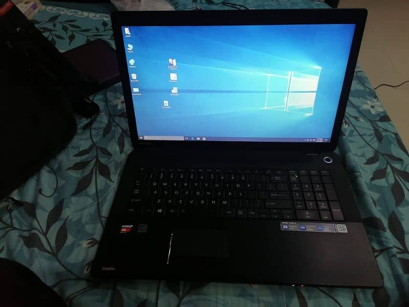 Toshiba satellite 17 inch, 5th gen 2