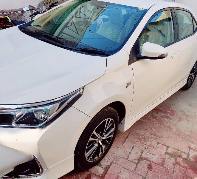 Toyota Corolla Altis 1.6 X 2022 Automatic as like brand new car. 12