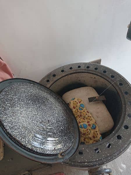 8 Roti Gas Tandoor with All Accessories Brand New 4