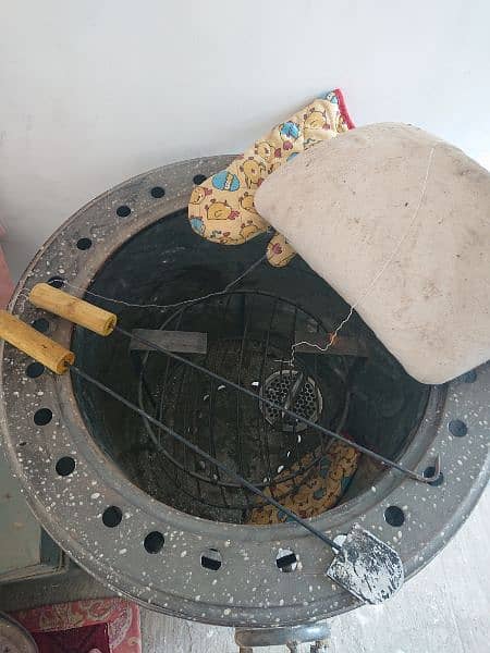 8 Roti Gas Tandoor with All Accessories Brand New 5