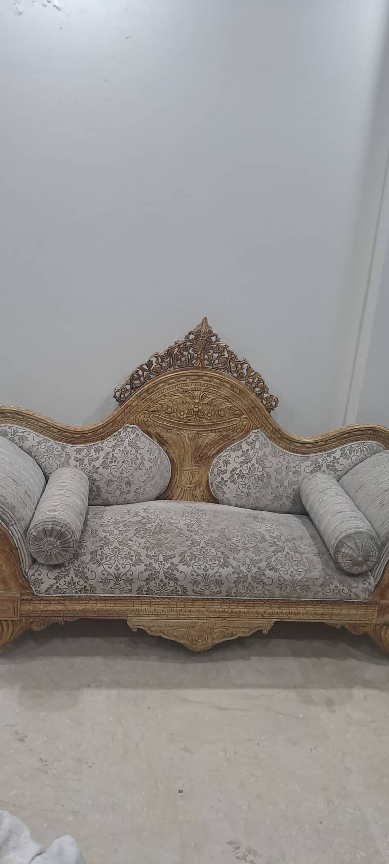 Crown Style Dewan Sofa 2