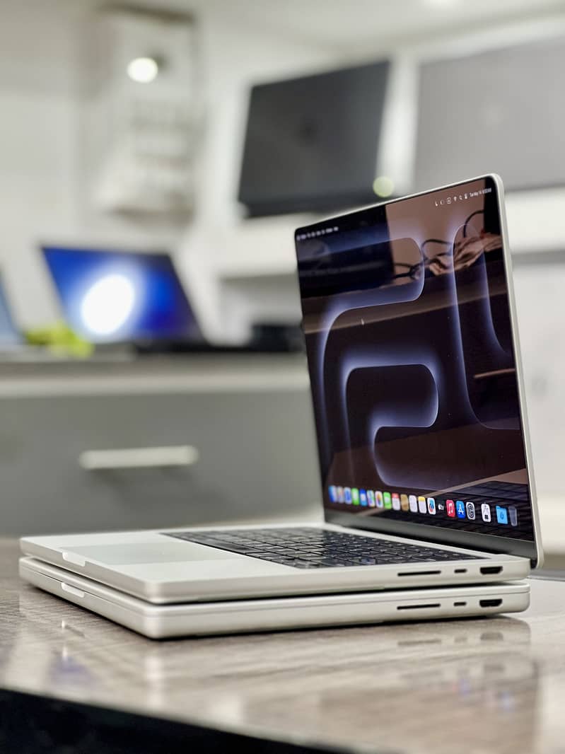 MacBook Pro 2021 M1 Pro 16GB Ram 512GB SSD 2