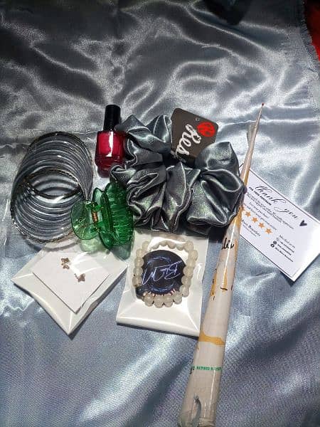 Gift box for girls, Gift items , Bracelet,churiyan, scanchy 4