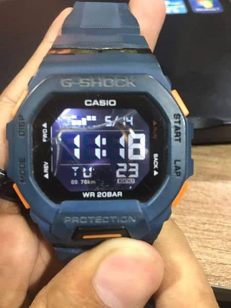G Shock Casio 2020 square shape front glass crack 2